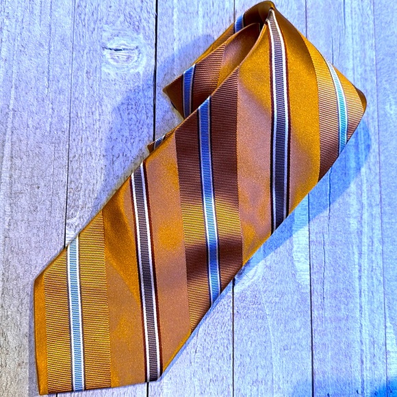 Joseph A Bank Tie - Picture 1 of 1
